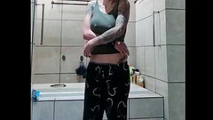 SPYCAM: spying on my stepsister while she takes a bath Thumb