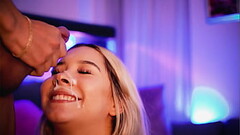 Blonde with a beautiful face sucks her friend'_s cock while transmitting and receives a big load of cum on her face Thumb